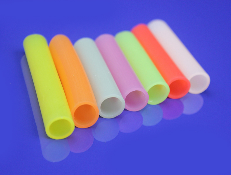 硅膠管之間如果要進(jìn)行對(duì)接，我們會(huì)用到什么膠水？有什么方法?